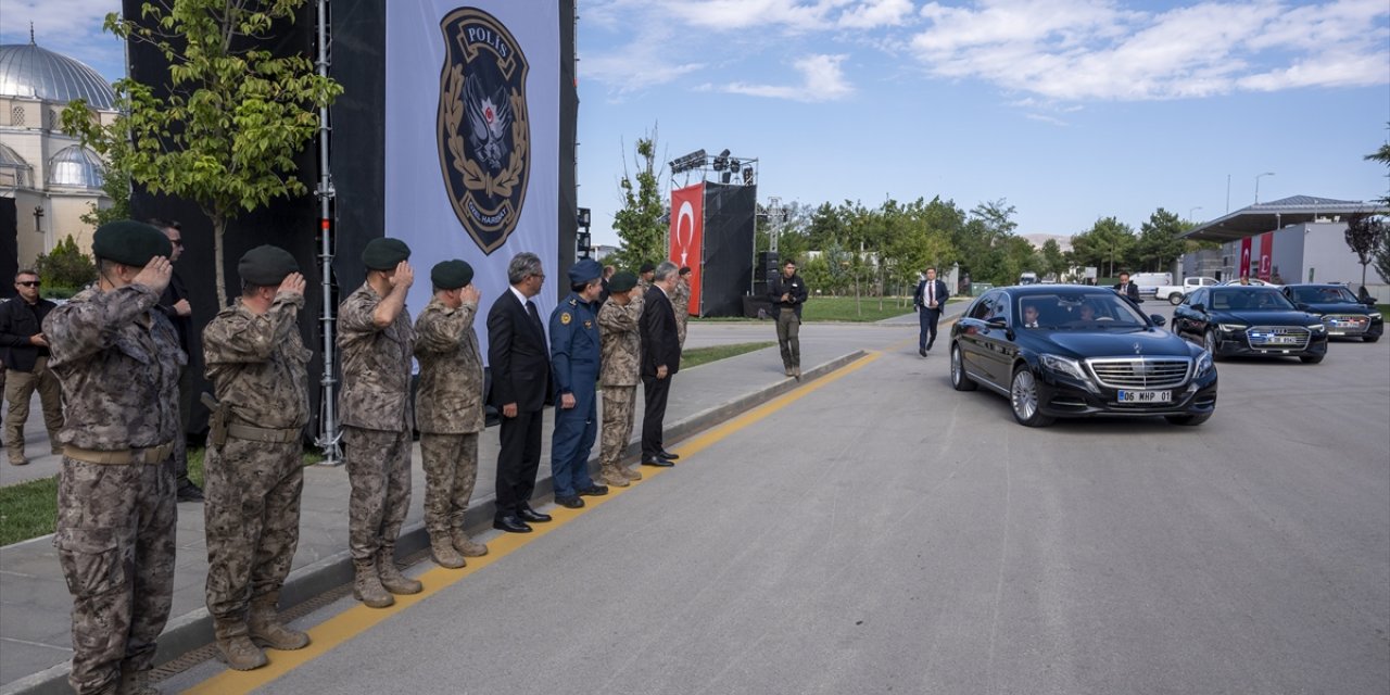 MHP Genel Başkanı Bahçeli, Özel Harekat Başkanlığını ziyaret etti