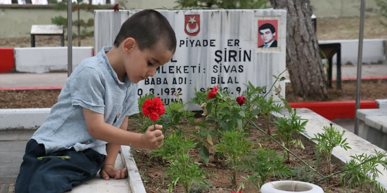 Sivas'ta 15 Temmuz dolayısıyla şehitlikler ziyaret edildi