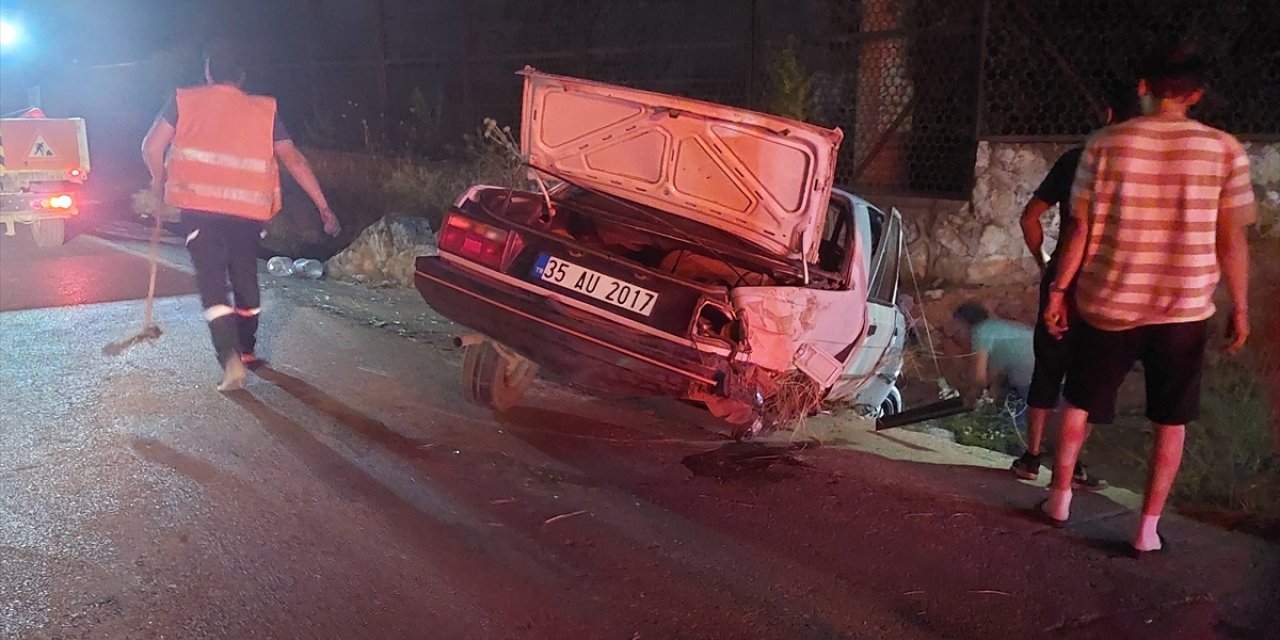 İzmir'de takla atan otomobilin sürücüsü yaralandı