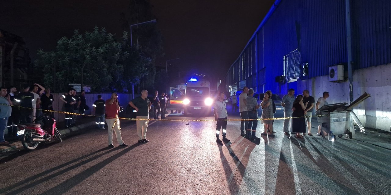 Hatay'da çıkan fabrika yangını söndürüldü