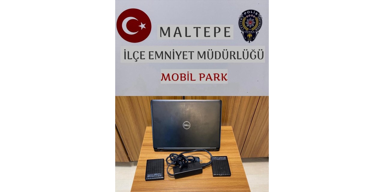 Maltepe'de park halindeki otomobilden yapılan hırsızlık anı güvenlik kamerasında