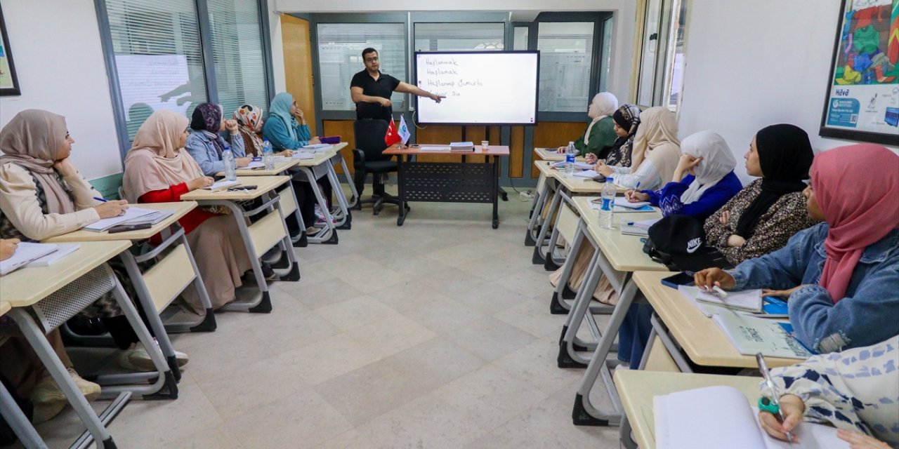 YEE'nin Kahire'deki kültür-sanat kulüpleri yoğun ilgi görüyor