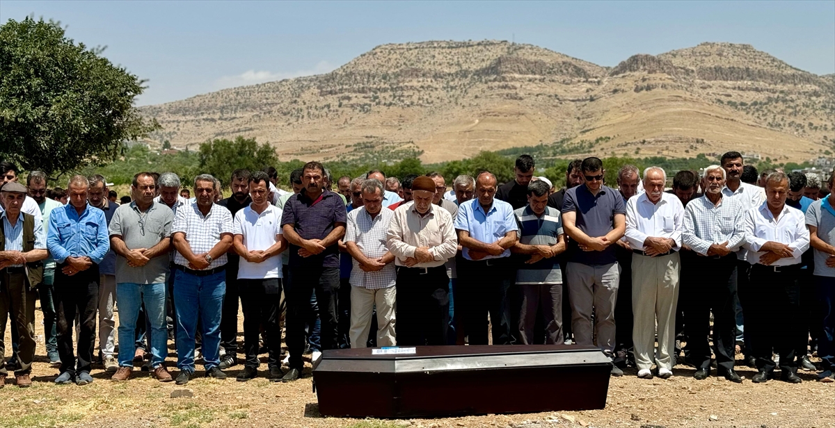 Aydın'da kazı çalışmasındaki göçükte ölen işçilerden birinin cenazesi Mardin'de defnedildi