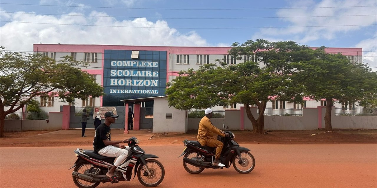 Burkina Faso'daki FETÖ okulları Türkiye Maarif Vakfına devredildi