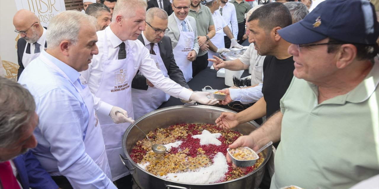 Mısır Çarşısı'nda "28. Geleneksel Aşure Festivali" yapıldı