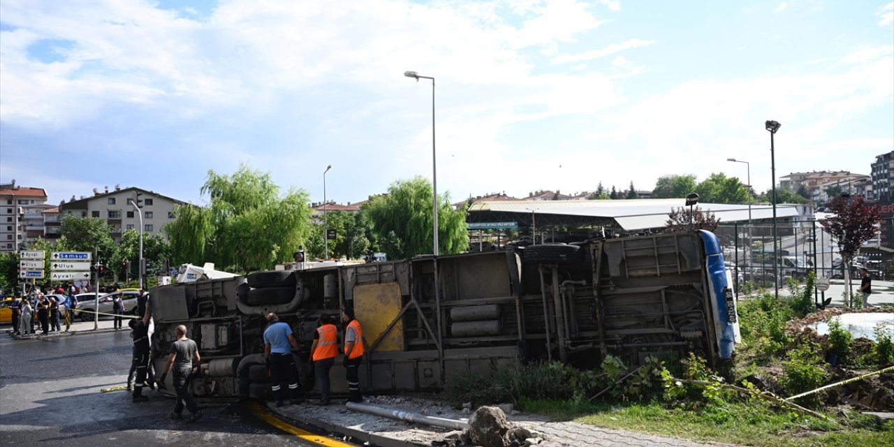 Ankara'da EGO otobüsünün devrilmesi sonucu 5 kişi yaralandı