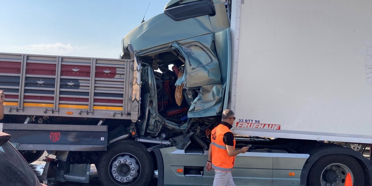 Gaziantep'te zincirleme trafik kazasında 1 kişi öldü, 6 kişi yaralandı