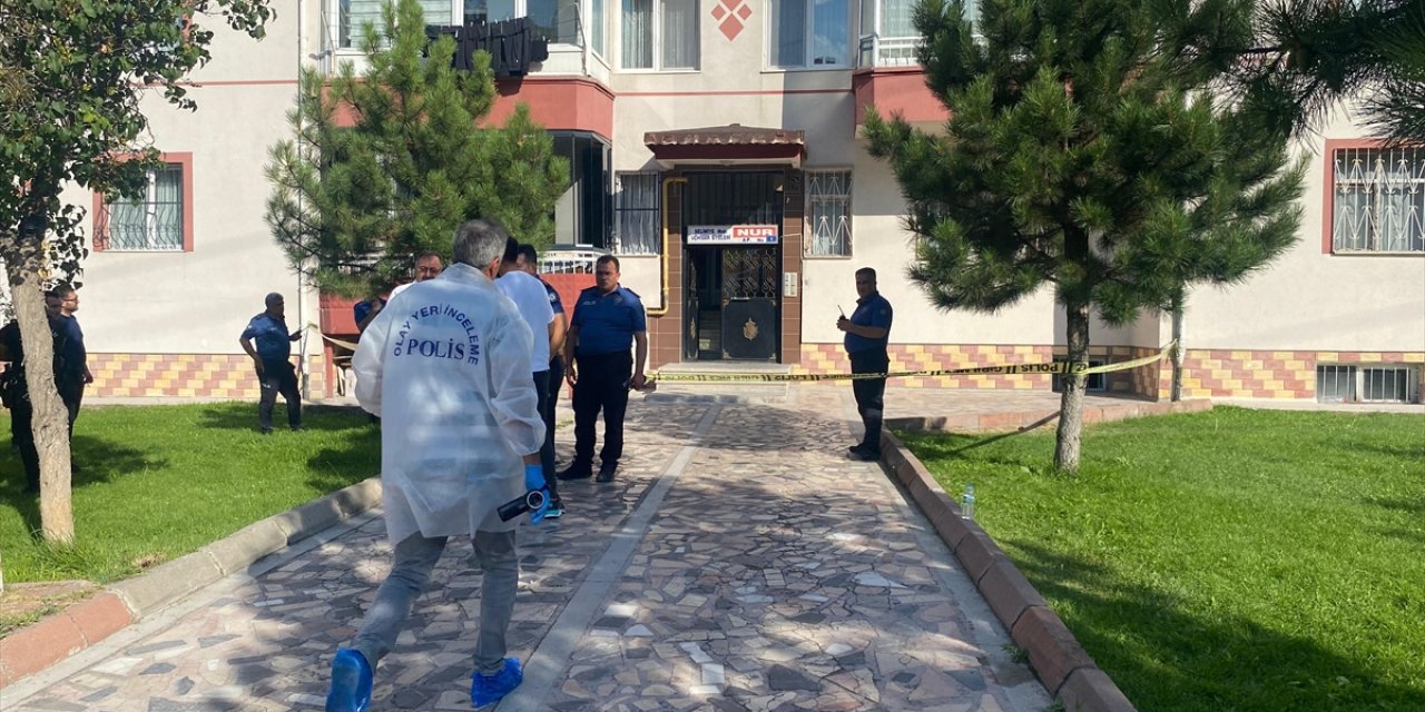 Kayseri'de komşular arasında çıkan silahlı kavgada baba ile oğlu yaralandı