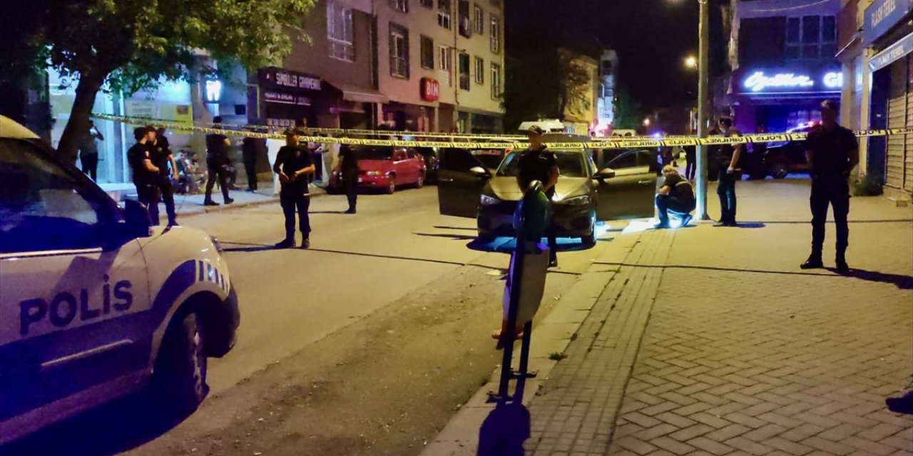 Eskişehir'de uyuşturucu operasyonunda yakalanan şüpheli, polisi silahla yaraladı