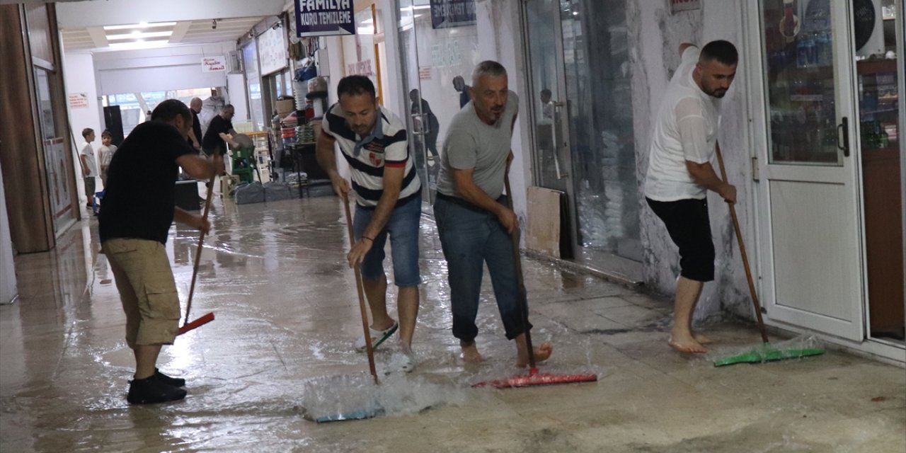 Ordu'da sağanak etkili oldu