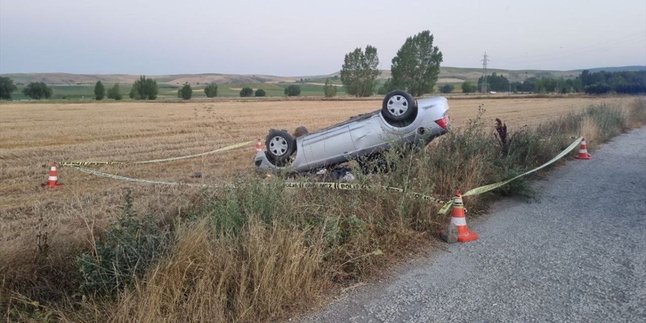 Çorum'da devrilen otomobildeki 1 kişi öldü, 3 kişi yaralandı