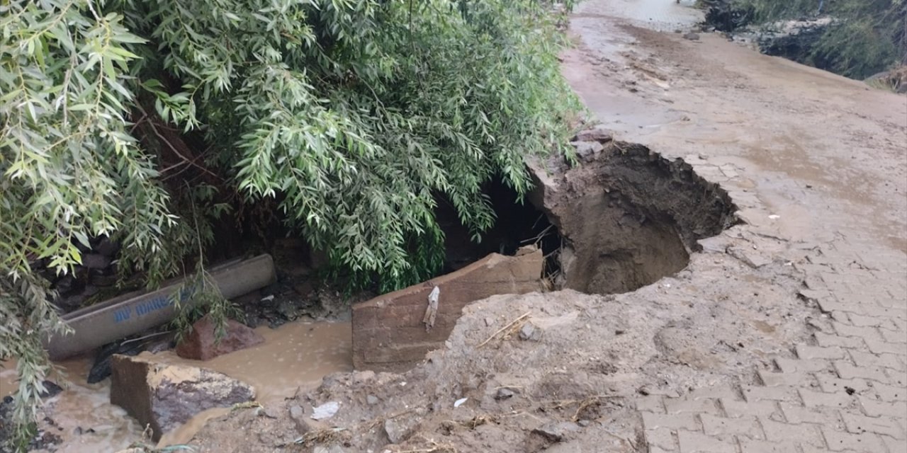 Kars'ta etkili olan sel 6 köyde hasara yol açtı