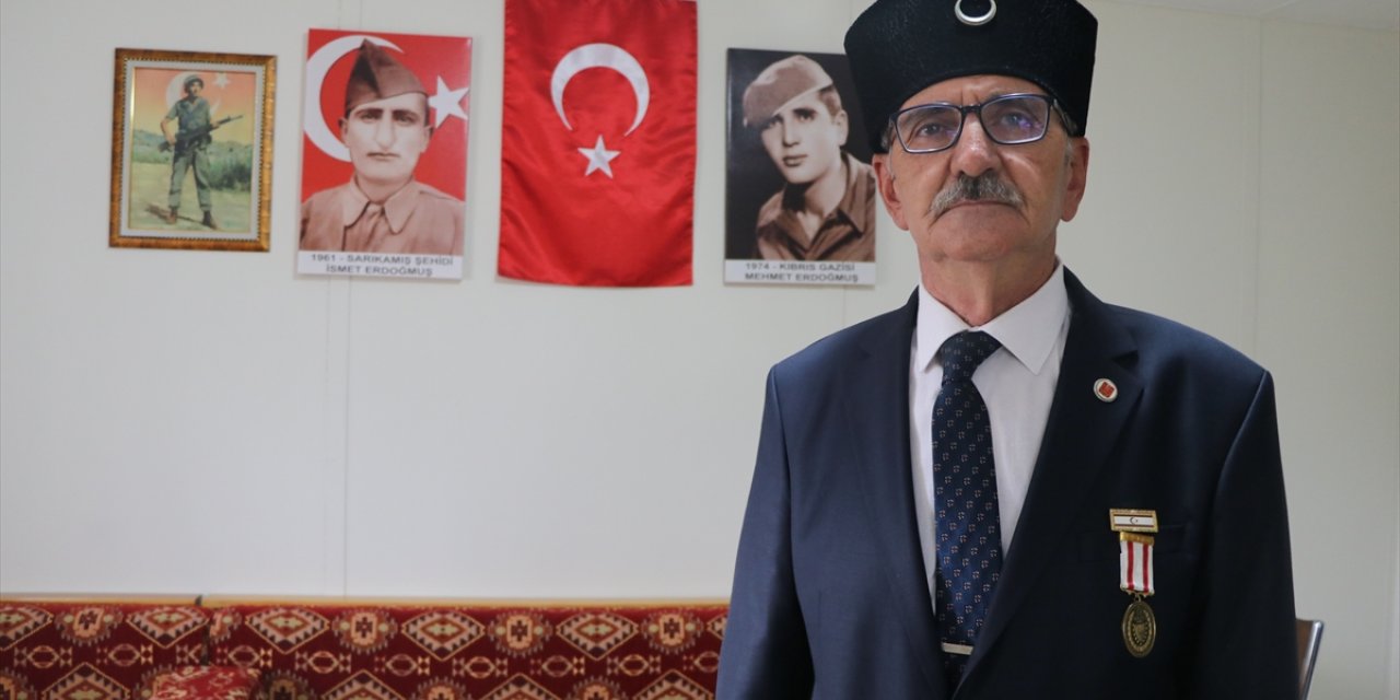 KIBRIS BARIŞ HAREKATI'NIN 50. YILI - Şehit oğlu Kıbrıs gazisi Erdoğmuş, şarapnel parçalarını yarım asırdır dizinde taşıyor