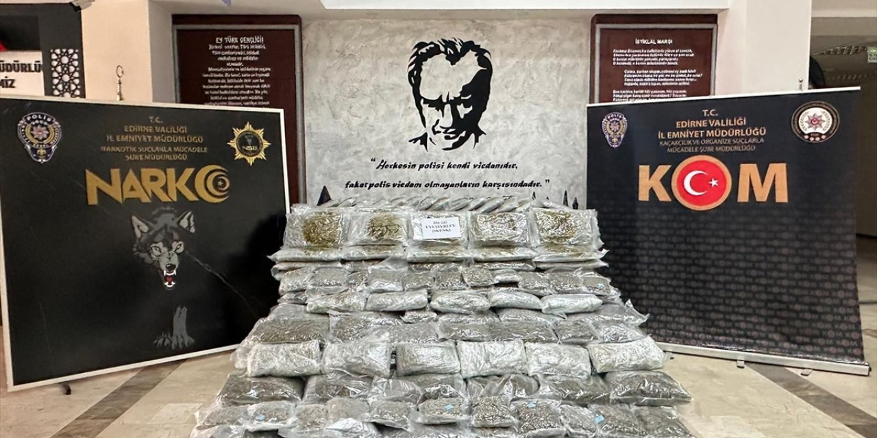 Hamzabeyli Sınır Kapısı'nda 266 kilo 489 gram skunk ele geçirildi