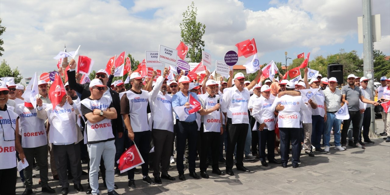 Sivas Belediyesinde işçilerin Hizmet-İş üyeliğinden zorla istifa ettirildiği öne sürüldü