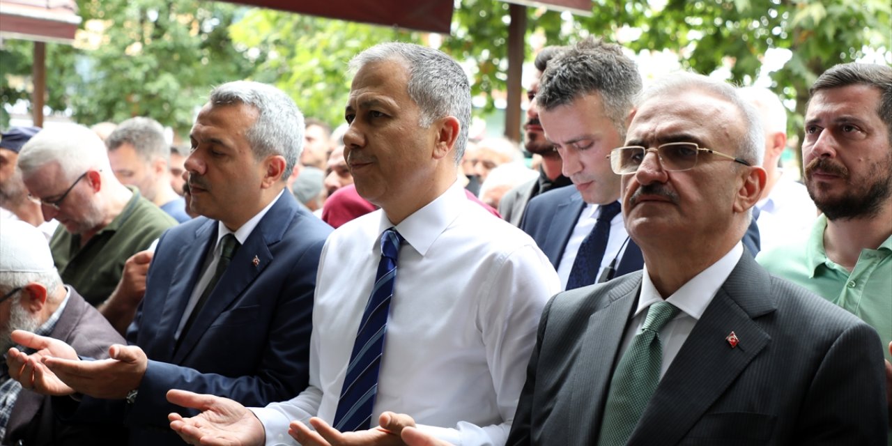 İçişleri Bakanı Yerlikaya, Rize'de güvenlik toplantısına katıldı: