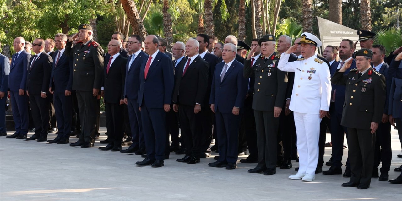 Milli Savunma Bakanı Güler, KKTC'de Boğaz Şehitliği'ni ziyaret etti