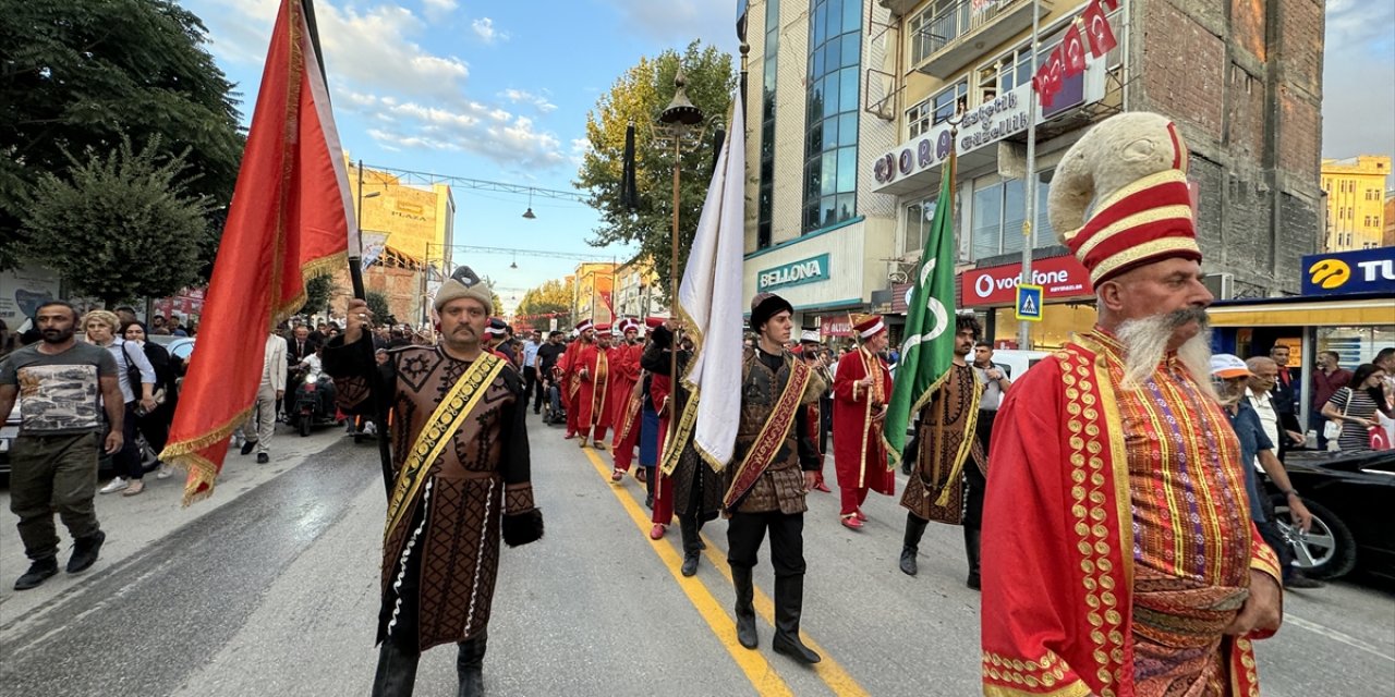 26. Malatya Kültür, Sanat Etkinlikleri ve Kayısı Festivali kortej yürüyüşüyle başladı