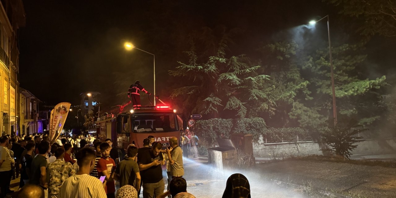 Çankırı'da çıkan yangında 3 ev zarar gördü