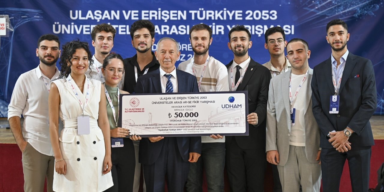 Genç beyinler Türkiye'nin 2053 ulaştırma vizyonuna projeleriyle katkı sağladılar