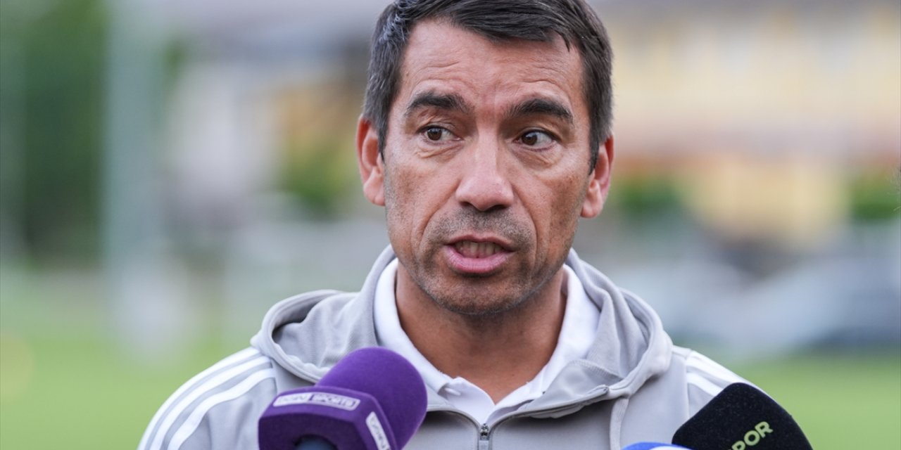 Beşiktaş Teknik Direktörü Van Bronckhorst'tan Slovenya kampı değerlendirmesi: