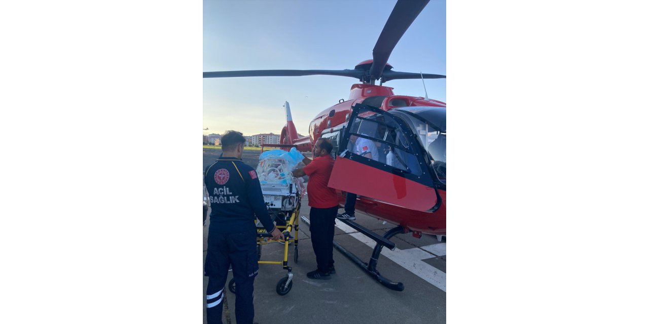 Bingöl'de ambulans helikopter bir günlük bebek için havalandı