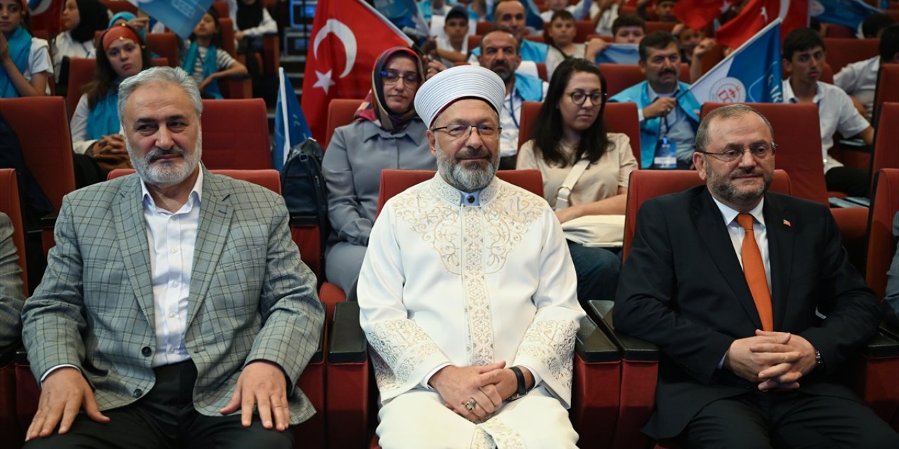 Diyanet İşleri Başkanı Erbaş, "Yazımda Kardeşlik Var" kampı kapanış töreninde konuştu: