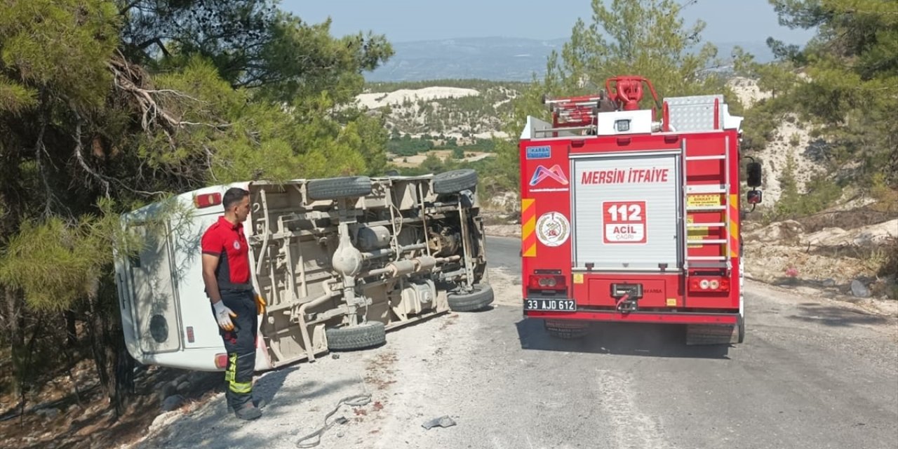 Mersin’de devrilen minibüsteki 7 tarım işçisi yaralandı