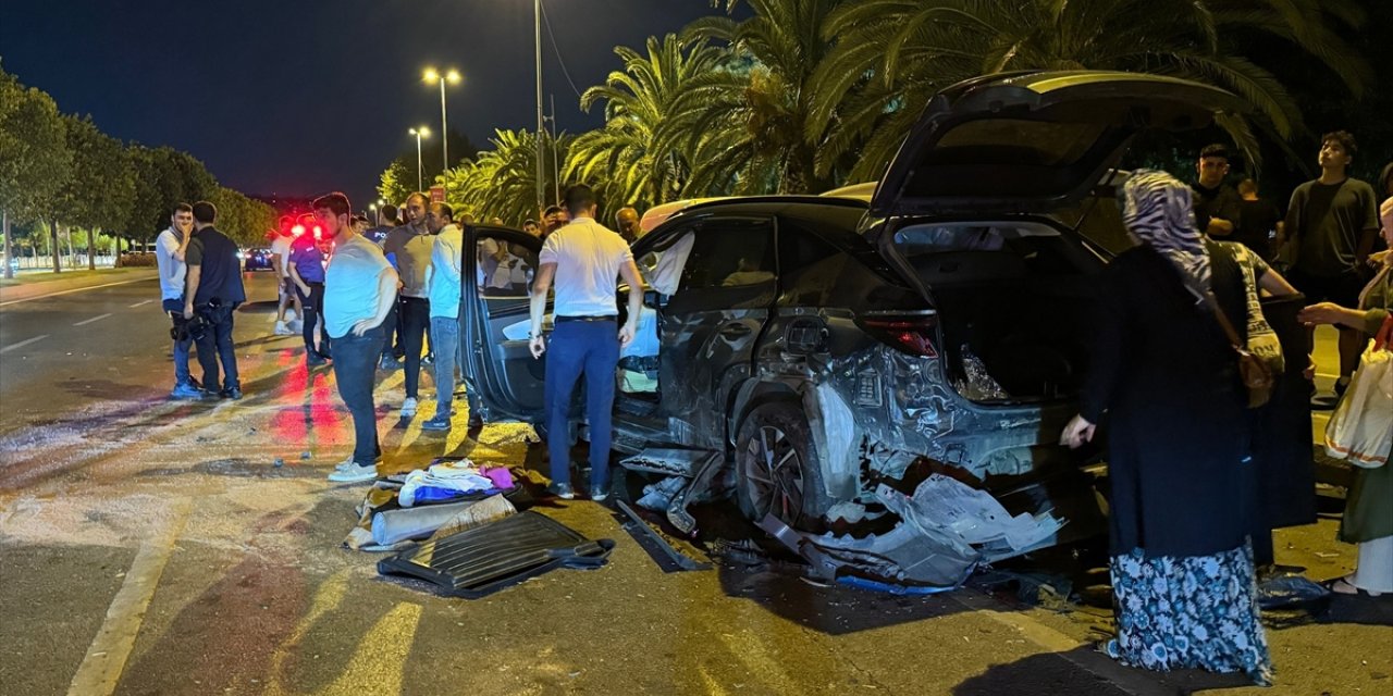 Kartal'da meydana gelen trafik kazasında 3 kişi yaralandı