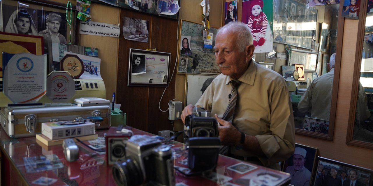 Iraklı fotoğrafçı çocukluk hayali olan mesleğini 70 yıldır sürdürüyor