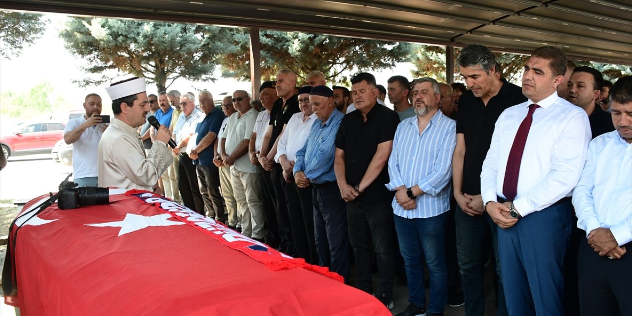 Düzce Gazeteciler Cemiyeti Başkanı Tutkun, son yolculuğuna uğurlandı