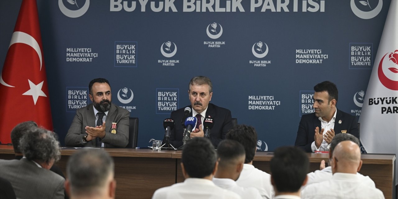 BBP Genel Başkanı Destici, Türkiye Gaziler ve Şehit Aileleri Vakfı yönetimini kabul etti: