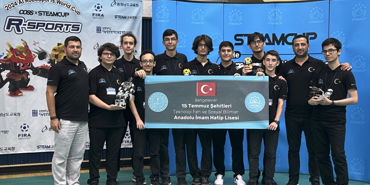 İstanbul'da imam hatip lisesi öğrencileri robot yarışmasında dünya şampiyonu oldu