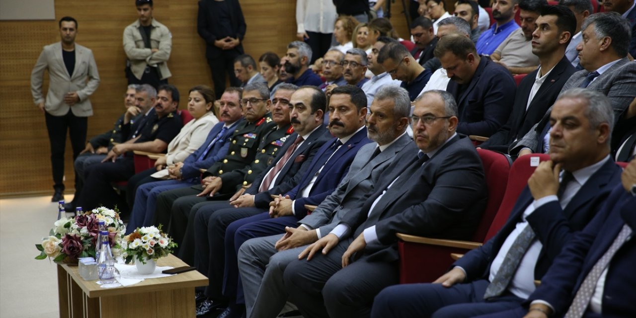 Hatay'ın ana vatana katılışının 85'nci yıl dönümü kapsamında panel düzenlendi