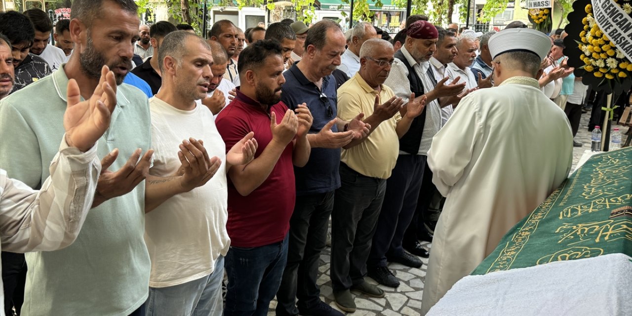 Edirne'de Meriç Nehri'nde boğulan 2 gencin cenazeleri toprağa verildi