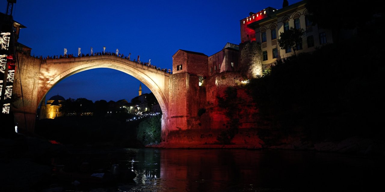 Mostar Köprüsü'nün yeniden yapılışının 20'nci yılı kutlandı