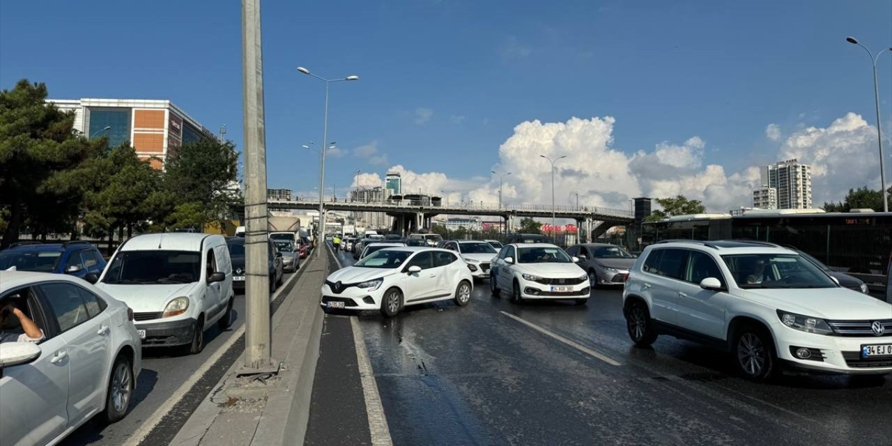 Esenyurt'ta zincirleme trafik kazası