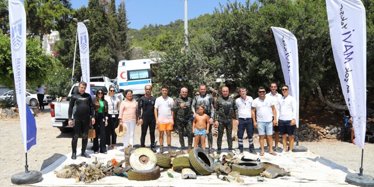 Bodrum'da deniz dibinden 93 kilogram atık çıkarıldı