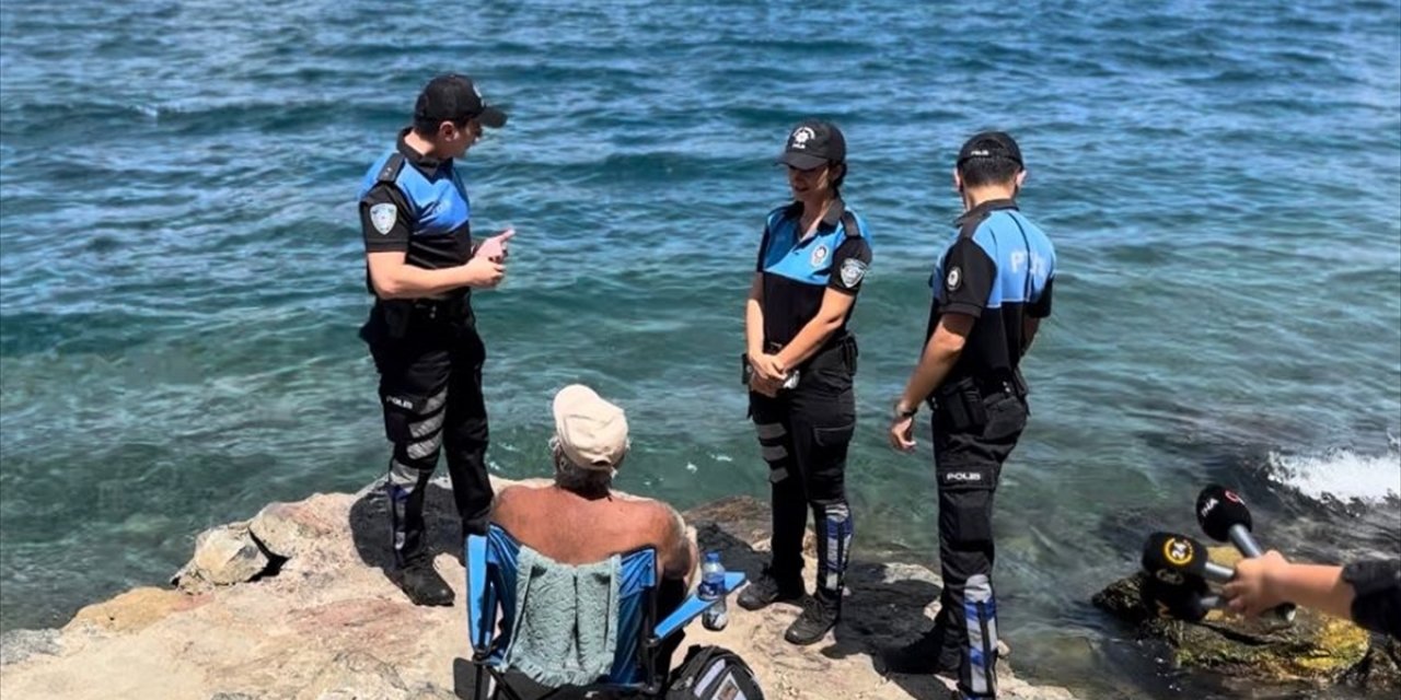 İstanbul'da polis ekipleri boğulma vakalarına karşı vatandaşları bilgilendirdi