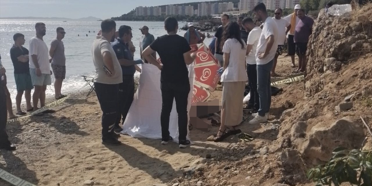 Yalova'da denize girdikten sonra kumsalda uzanan kişi hayatını kaybetti