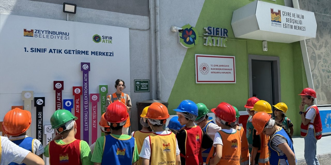 Zeytinburnu'nda çocuklar sıfır atık ve geri dönüşümü eğlenerek öğreniyor