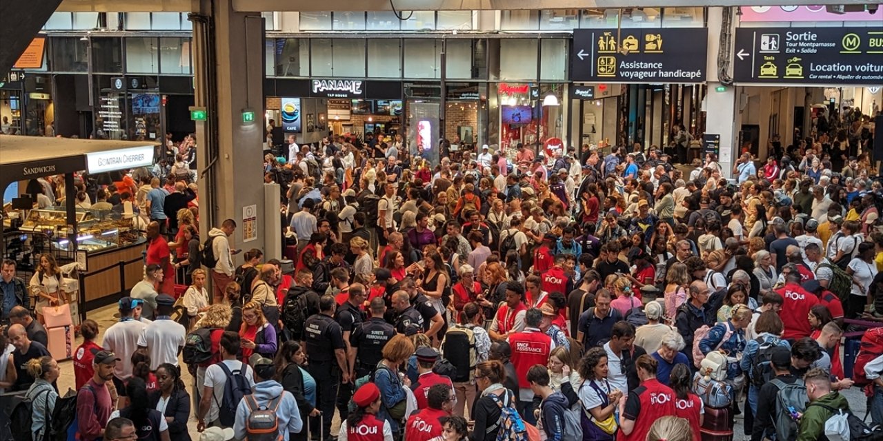 GÜNCELLEME - Olimpiyatlara ev sahipliği yapan Fransa'da açılış öncesi tren hatları devre dışı kaldı