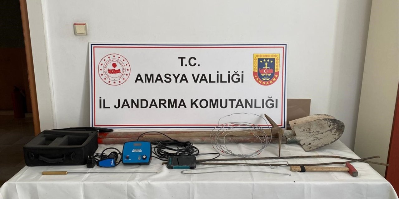 Amasya'da kaçak kazı yapan 11 kişi yakalandı