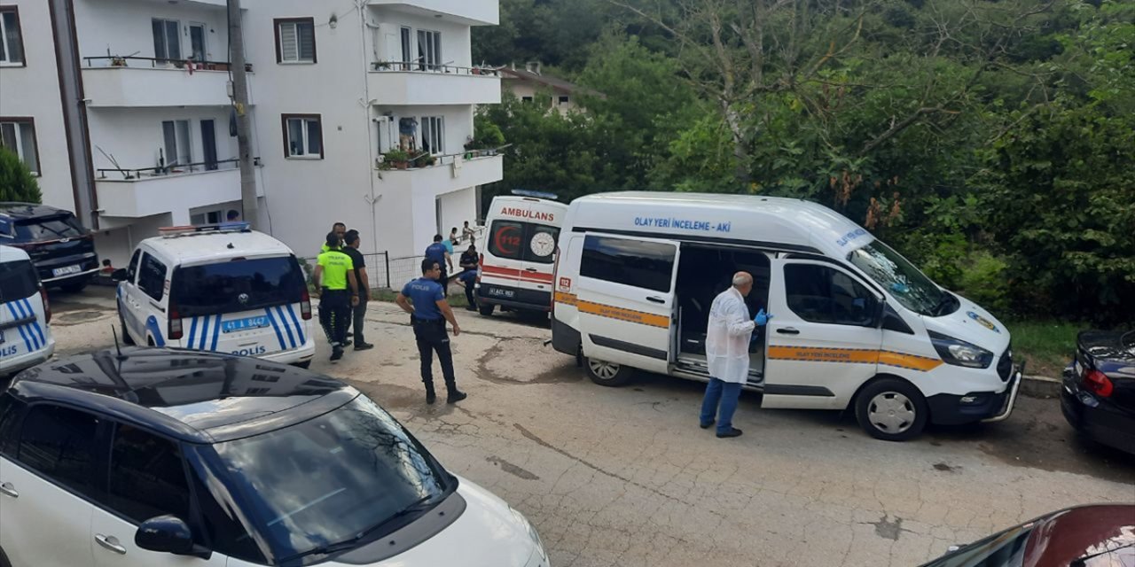 Kocaeli'de bir kişi eski eşini tabancayla öldürdü