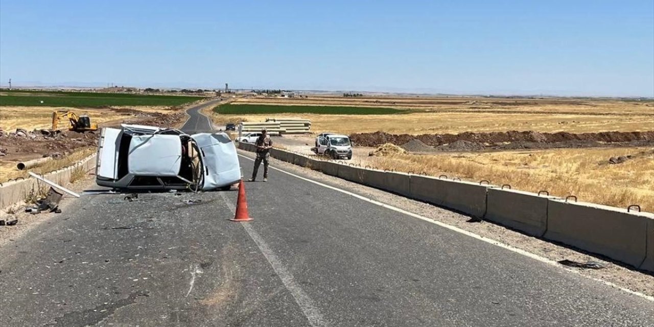 Diyarbakır'da iki otomobilin çarpıştığı kazada 4 kişi yaralandı