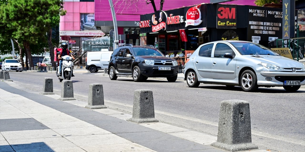 İstanbul'da beton duba çıkmazı