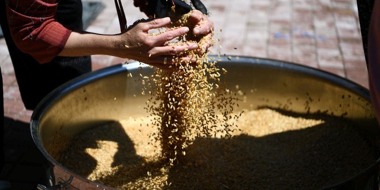 Üreğil Millet Bahçesi'nde bir ton bulgur kaynatıldı