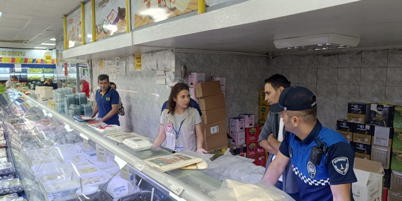 Gaziantep'te son kullanma tarihi geçmiş ürün satan işletmelere para cezası kesildi