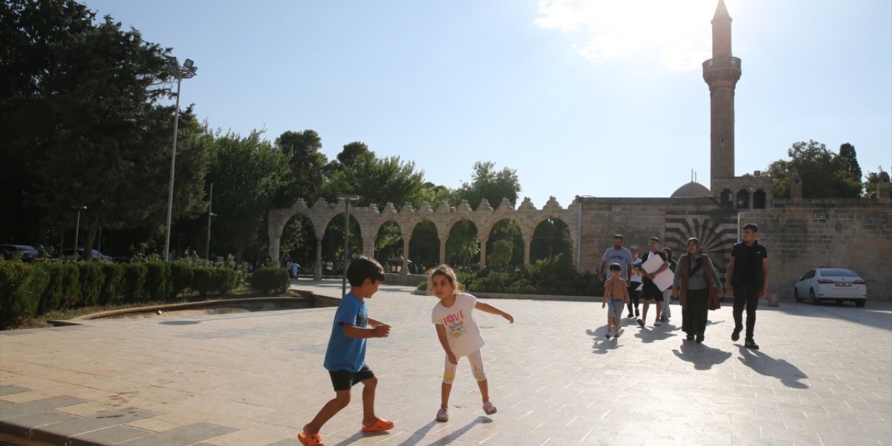 Şanlıurfa'da sıcak hava etkisini sürdürüyor