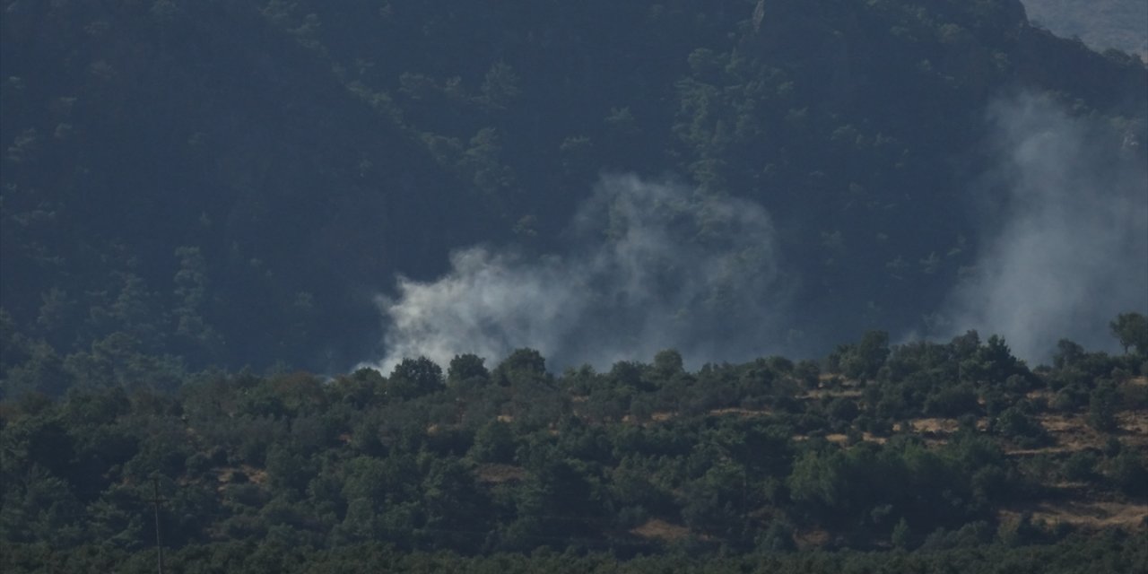 Balıkesir'de makilik alanda etkili olan yangın söndürüldü